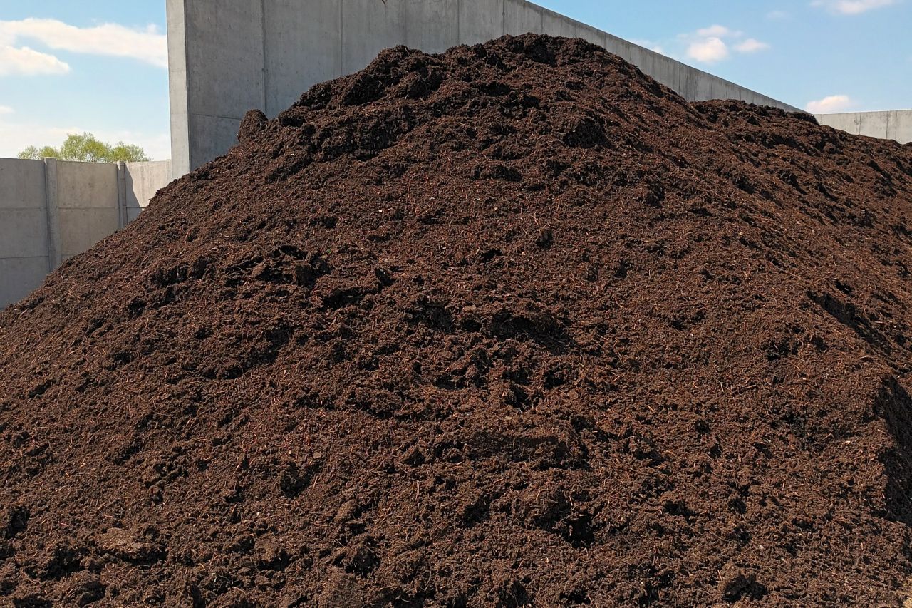 W naszej instalacji z bioodpadów powstaje kompost ogrodniczy